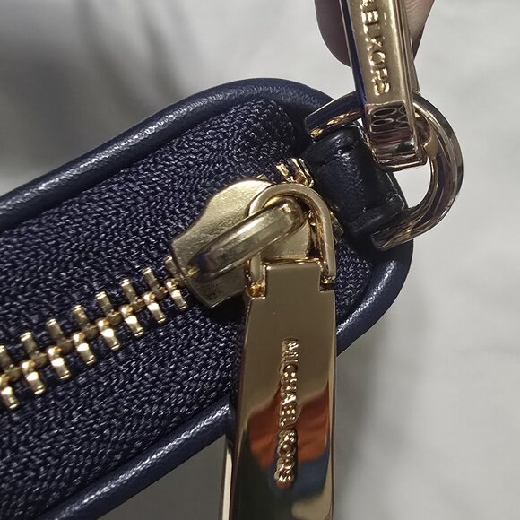 MICHAEL Michael Kors Jet Set Large Nylon Smartphone Wristlet - NAVY - Picture 3 of 4